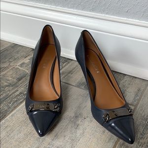 Coach pumps